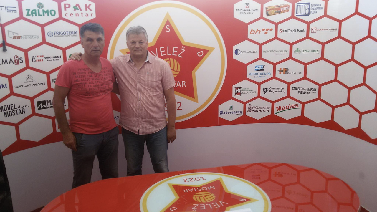 9B70EE9D-B96E-415F-B77C-51C35A6329CE