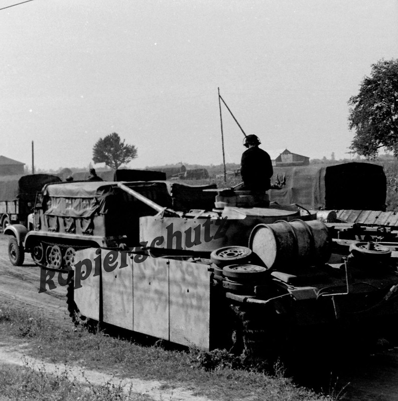Deutscher Panzer IV getarnt mit Panzerschürzen V