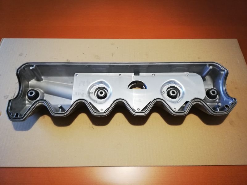 850TDI_valve_cover014