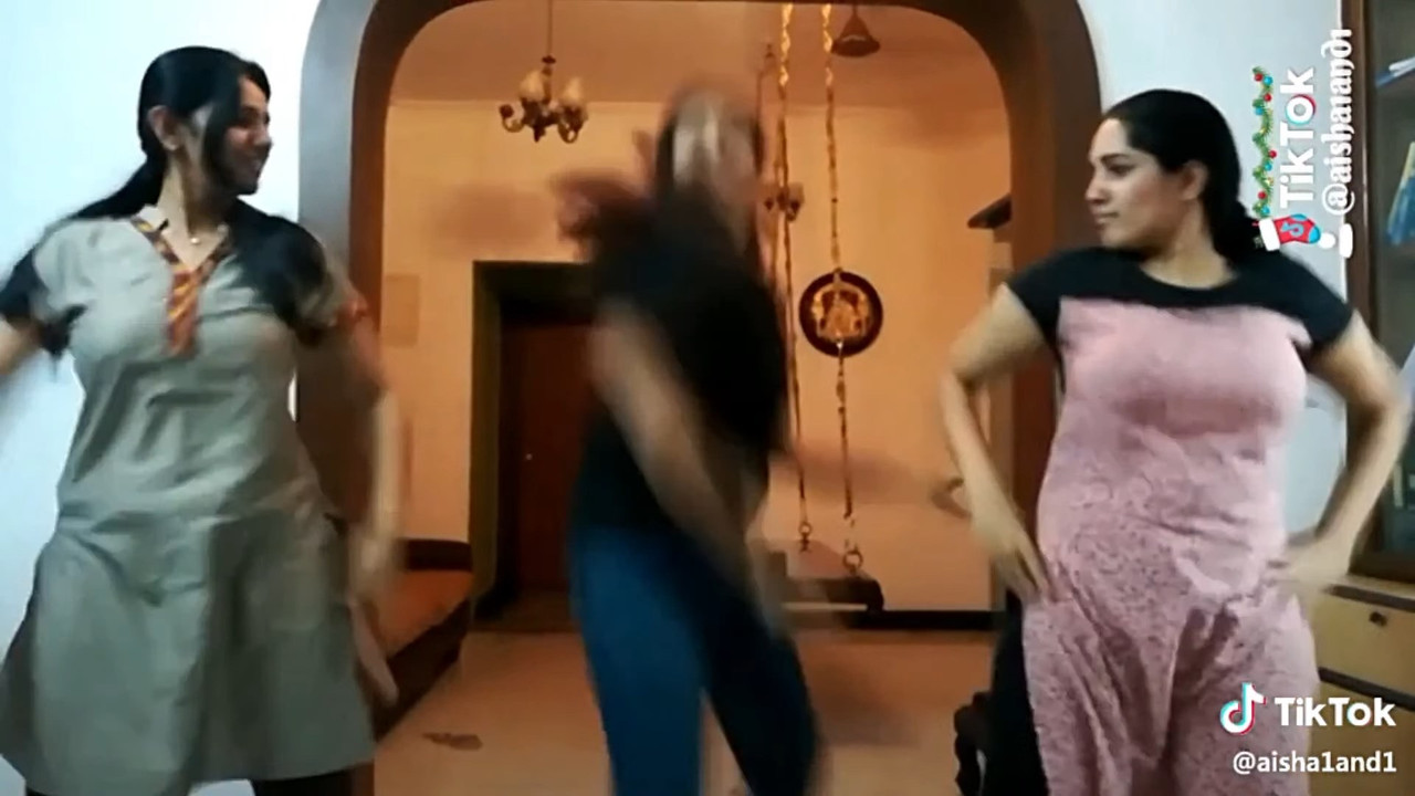 Kerala Girls Bouncing Big Tits.webm_snapshot_00.24.886