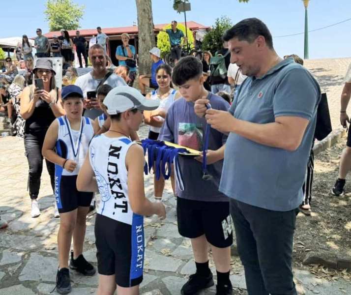 1f5f2a4d-89c3-49a7-bede-1c65189d3b9d