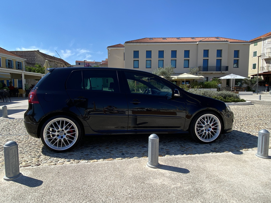 FC756C51-9C6C-46AB-BEF0-E33E67805124