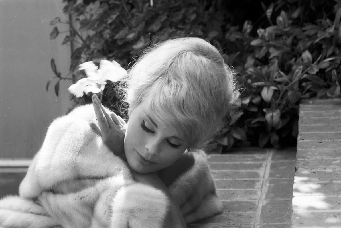 elke_sommer_me99