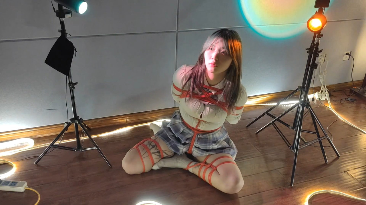 一绳所爱 李珂儿玩自缚做访谈节目.mp4_20231025_185234.287