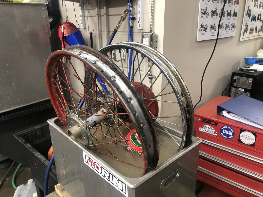 141E527E-F443-4603-BDE3-76D996A5A392