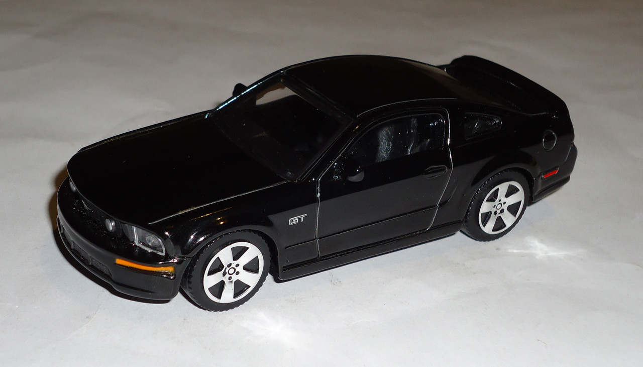 Ford-Mustang GT (2006)1
