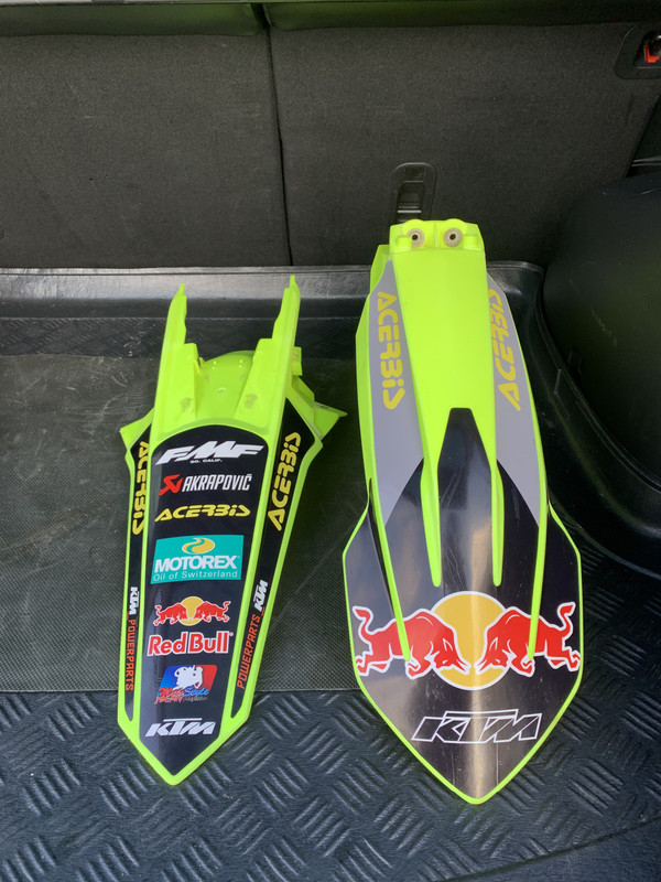 70098164-5822-4E66-B433-F2BA1136DE62