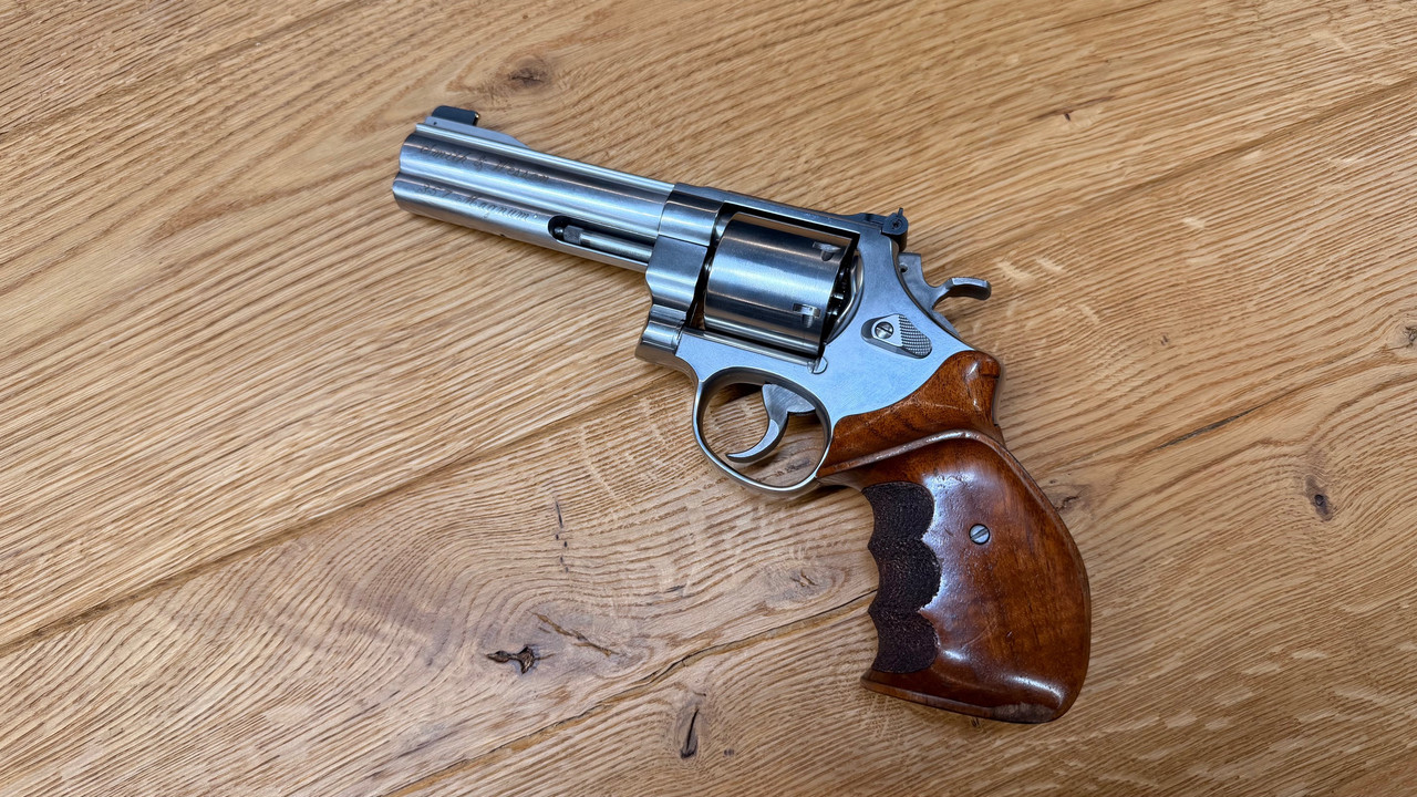 Smith-Wesson-1