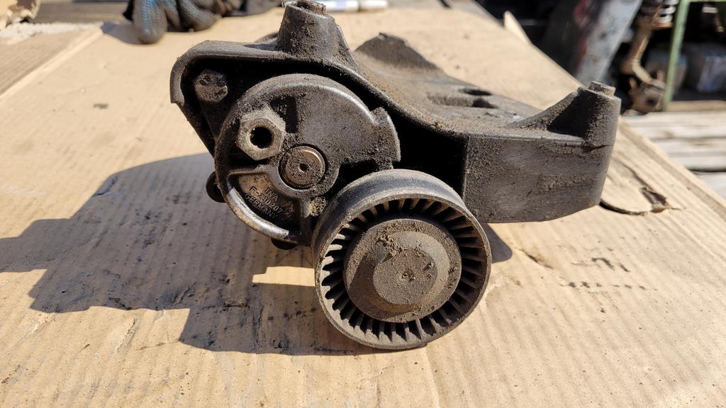 Натяжитель ремня