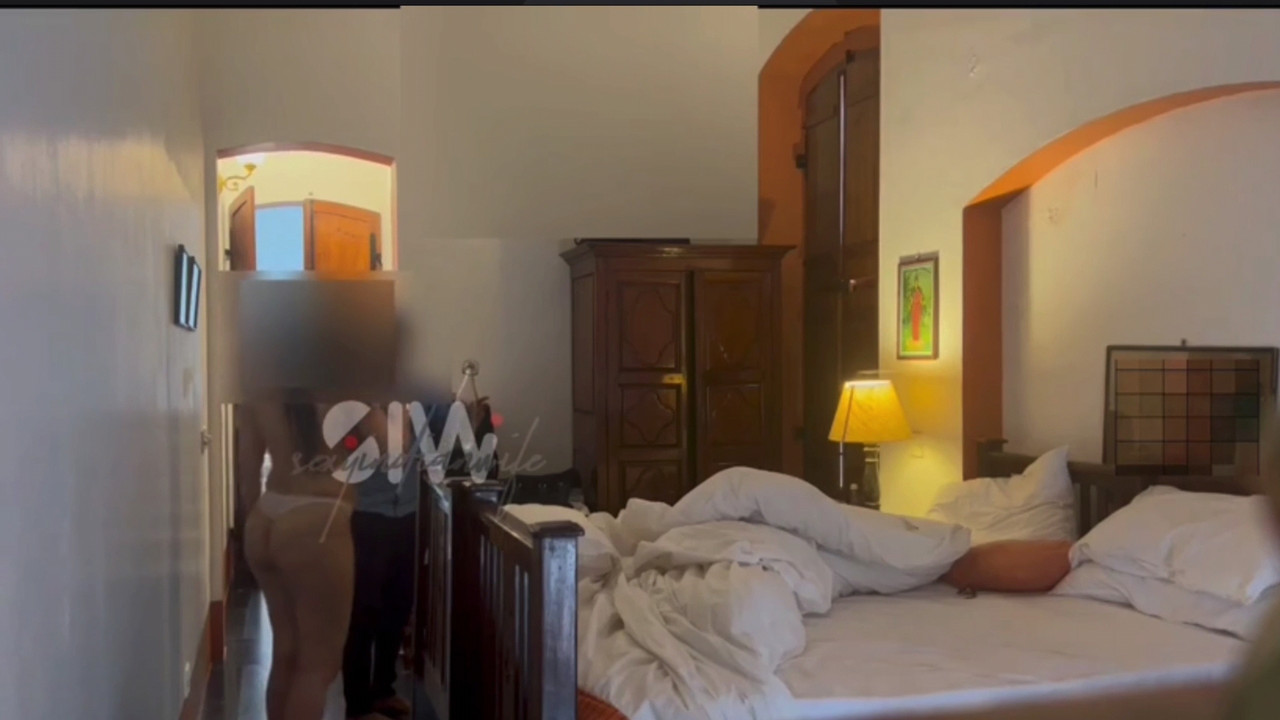vf_Room-Service-Dare-2-guys-lRgoBV4MIysL6XOZLFLTwaJ5JRqlANkx (1)_135000