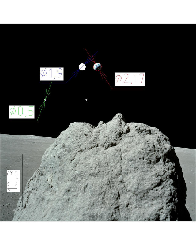 ''A17_Earth_over_Boulder Л