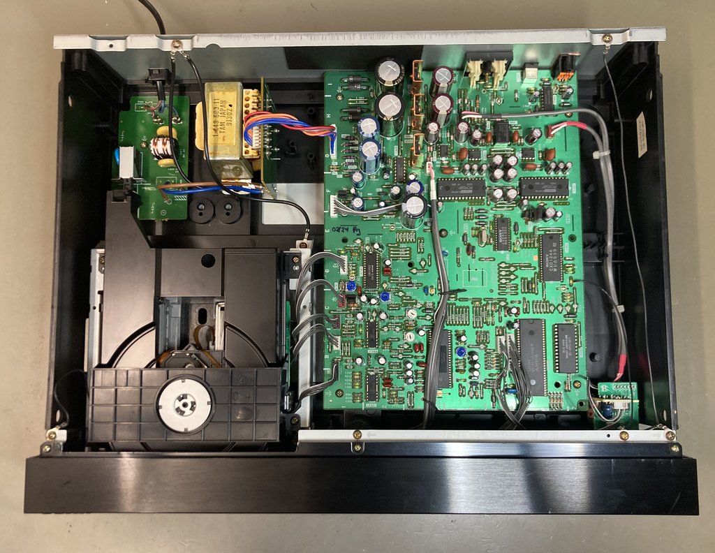 [Bild: Sony-CDP-228-ESD-offen-fertig.jpg]