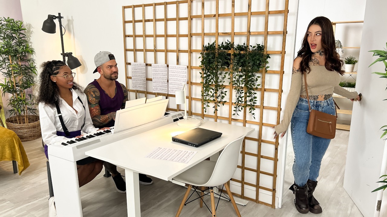 Fucking The Piano Tutor Juan Lucho, Barbie Rous – RealityKings – CrazyCollegeGFs