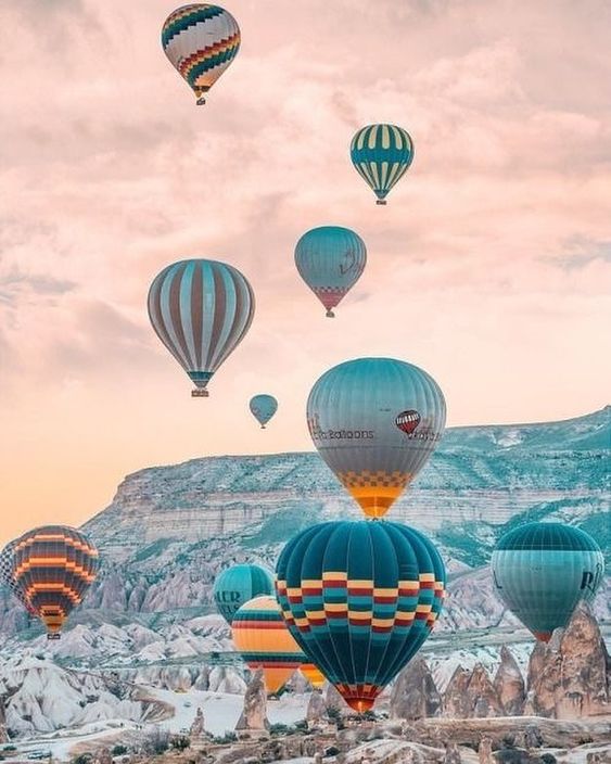 turquoiseballoons.jpg