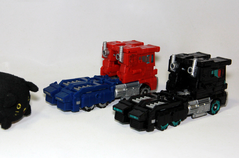 Siege-Nemesis-Prime-13