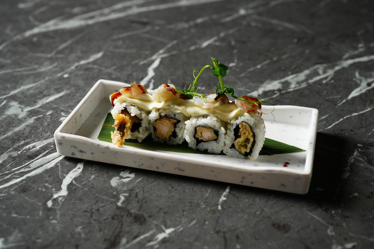 Ura ebi burrata roll