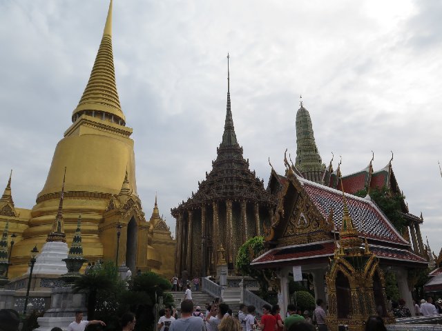 TAILANDIA Y CAMBOYA POR MENOS DE 1000€, VIAJE MARCA DE LA CASA - Blogs de Tailandia - Día 2 - Bangkok Completo: 7 Templos, MBK y Mercado Patpong (1)