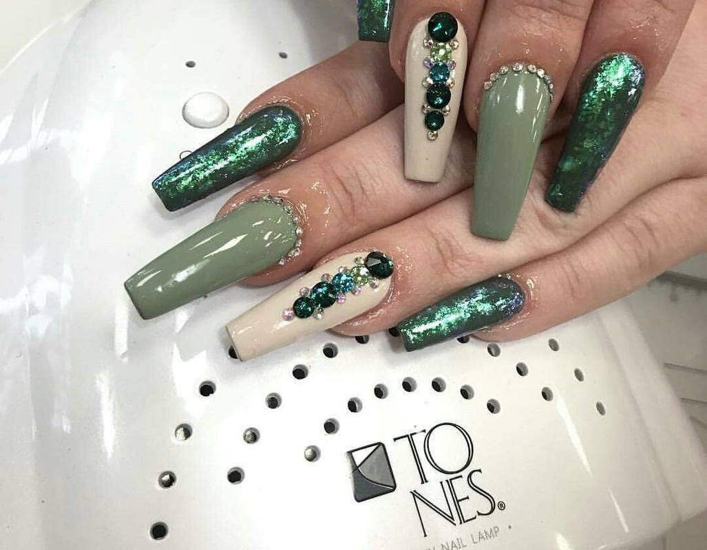 fotos de uñas acrilicas verdes - Imperio Noticias