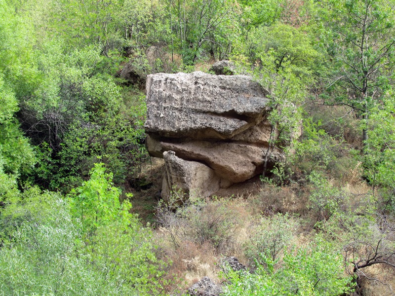 Армения - страна храмов, гор, камней и...