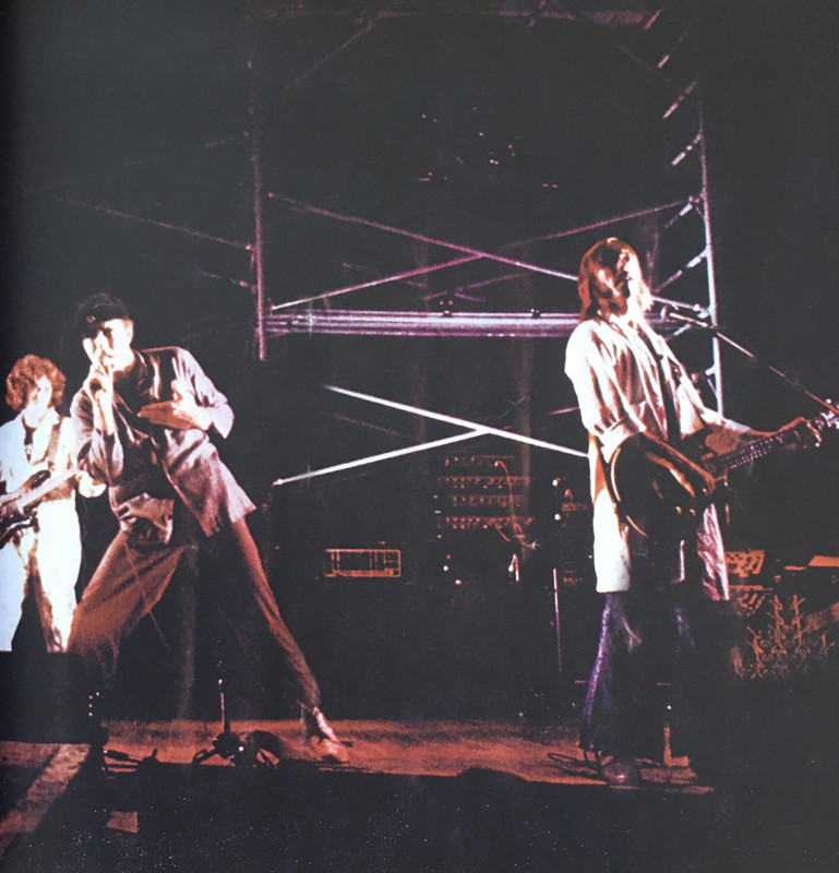 8B1ED3E2-D3E7-467E-97CD-5D9ADDE98B23