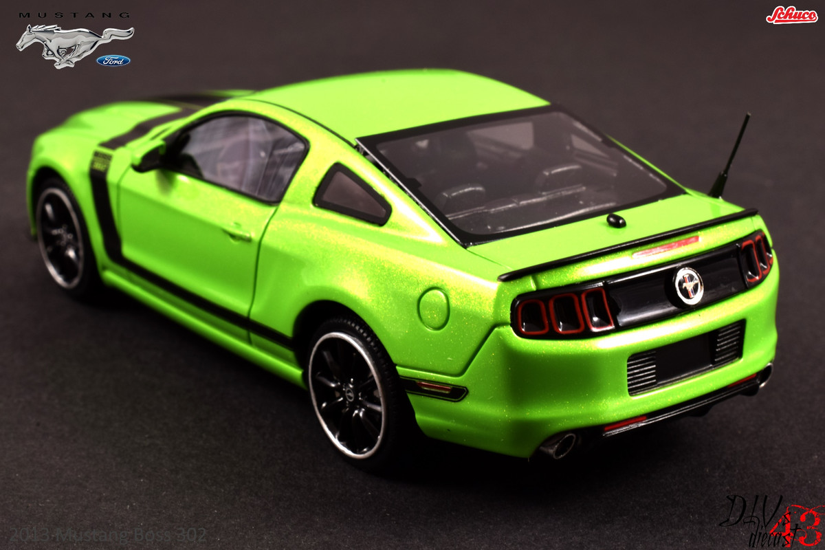 Ford Mustang Boss 302 Schuco Green (7)