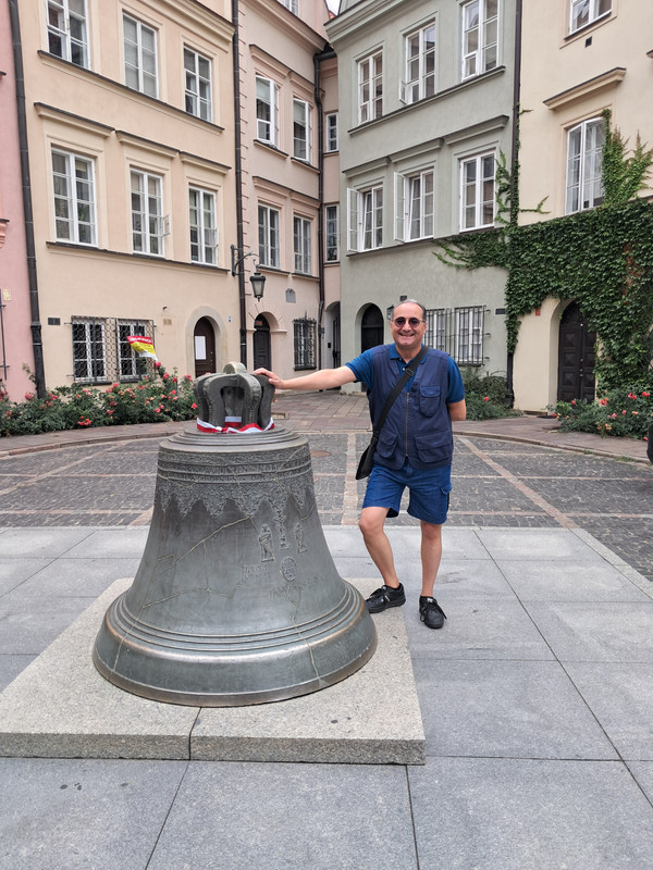 Varsovia 2024 la ciudad Fénix que resurgió de sus cenizas. - Blogs of Poland - Dia 1-Palacio Real, centro histórico y Free tour. (43)