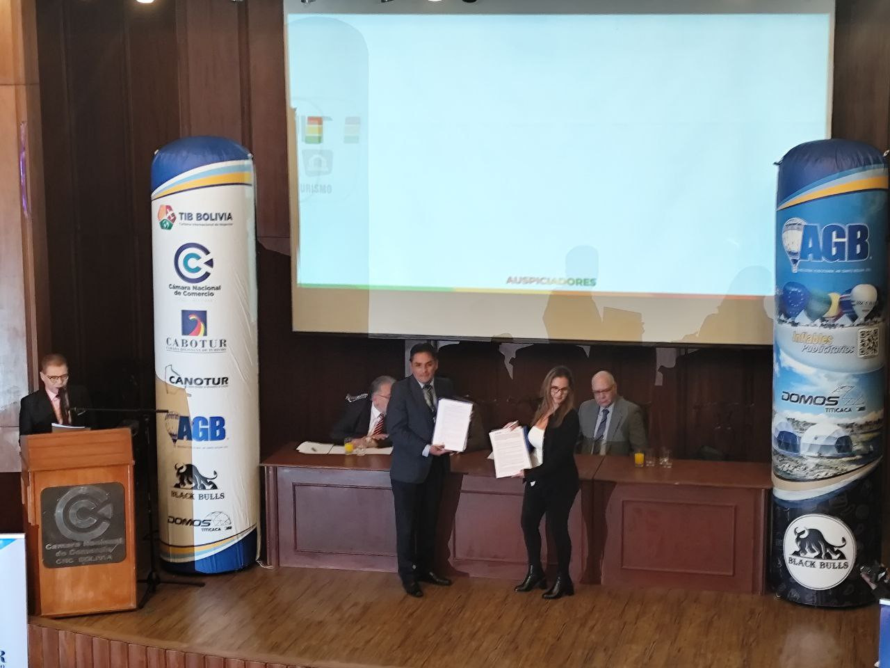 Firma de convenio TIB BOLIVIA y CANOTUR