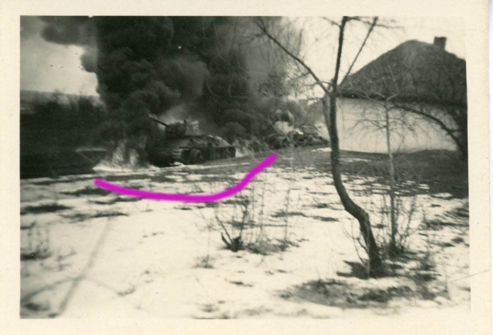 Kämpfe Russland Panzer T-34 tank Zerstörung Foto