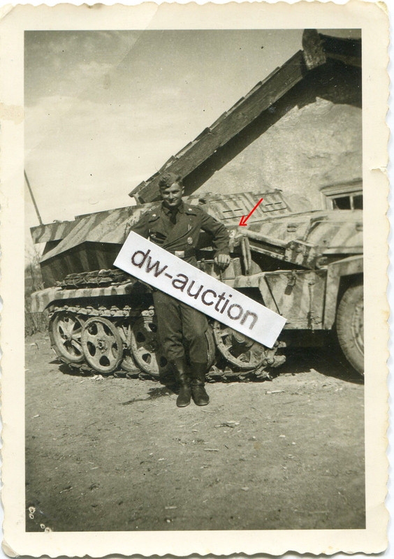 Sd_Kfz_mit_Name_Kl_rchen_in_Zebra_Tarnung_bei_K (1)