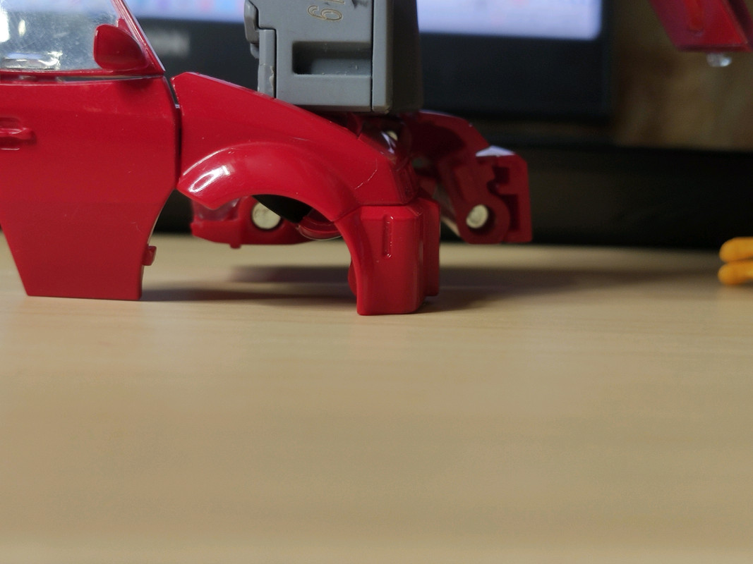 Masterpiece-Cliffjumper-24