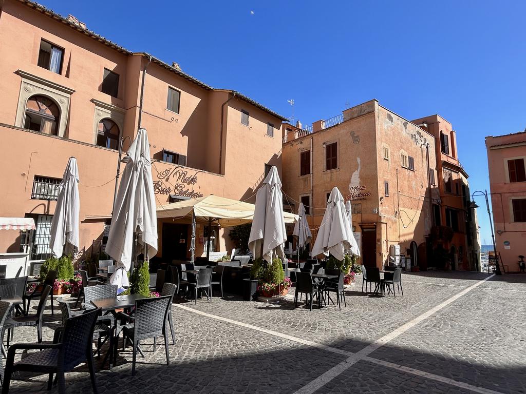 Жаркий сентябрь на побережье Тирренского моря. Жаркий сентябрь на побережье Тирренского моря.