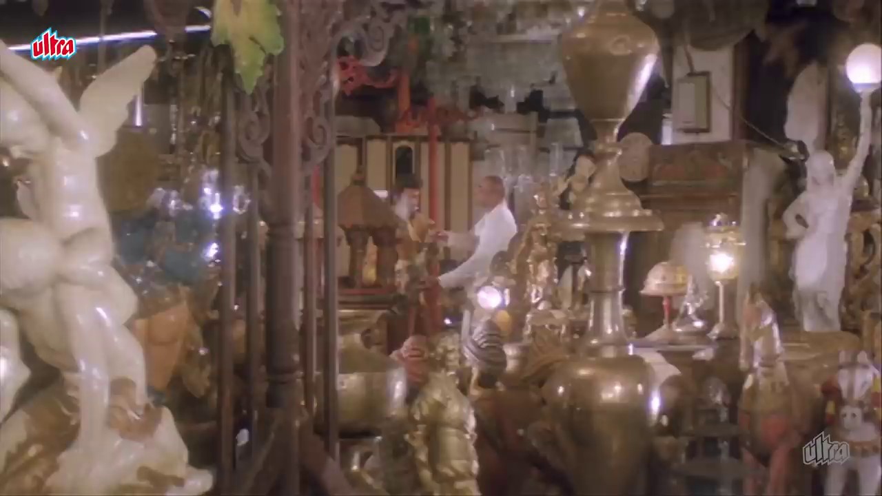 Roop-Ki-Rani-Choron-Ka-Raja-1993-Hindi-720p-x264-AVC-AAC-2-0-mkv-0001