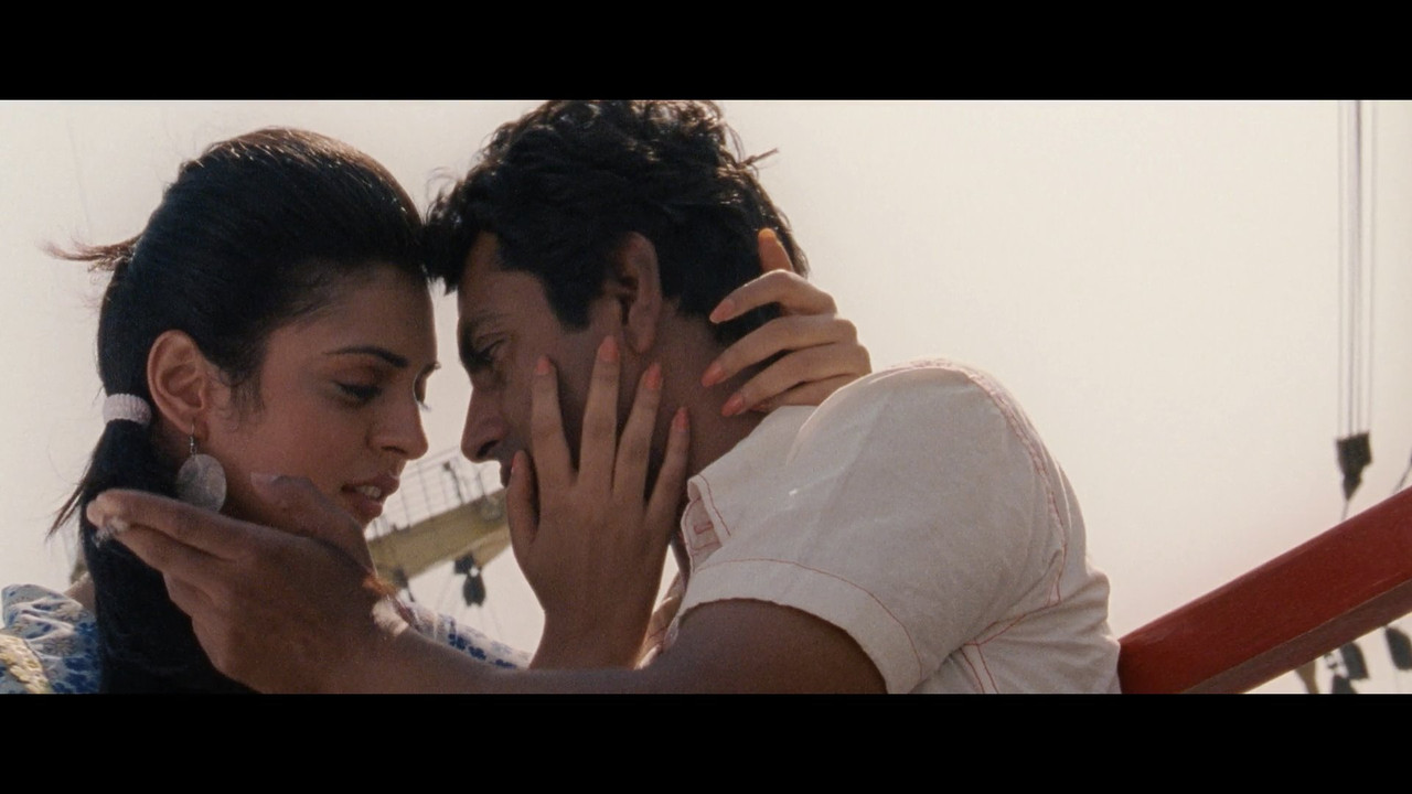 Miss.Lovely.2012.1080p.NF.mkv_snapshot_04.11_[2021.07.14_11.02.59]