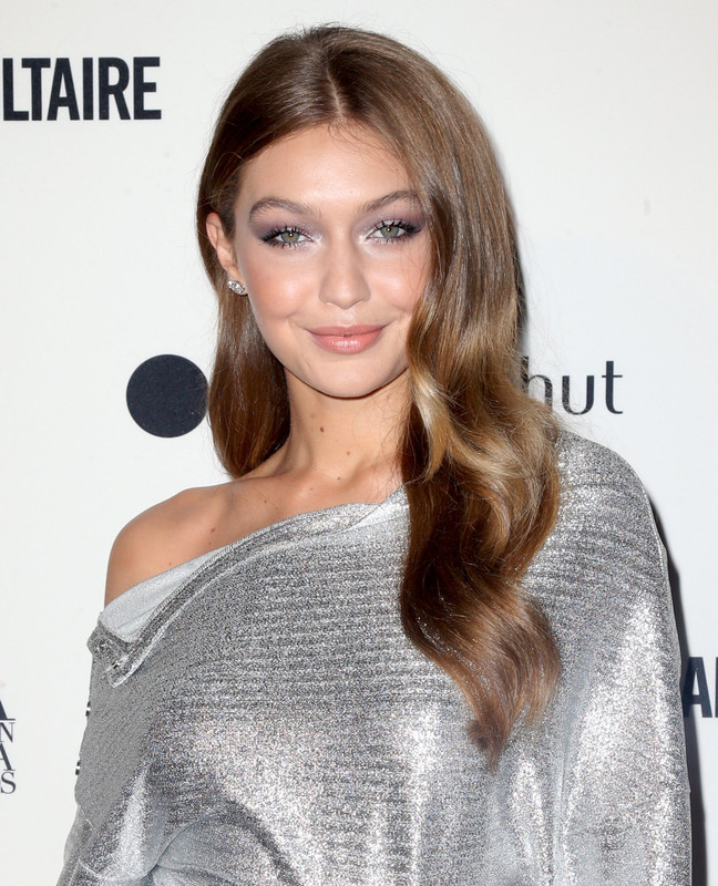 Gigi-Hadid-Sexy-Little-Dress-4