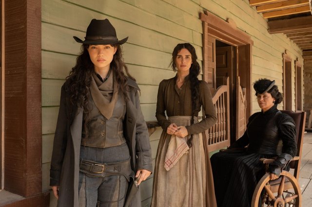 LA PELÍCULA “TRINIDAD” EN RODAJE CON GABRIELA ANDRADA, PAZ VEGA Y KARLA SOFÍA GASCÓN