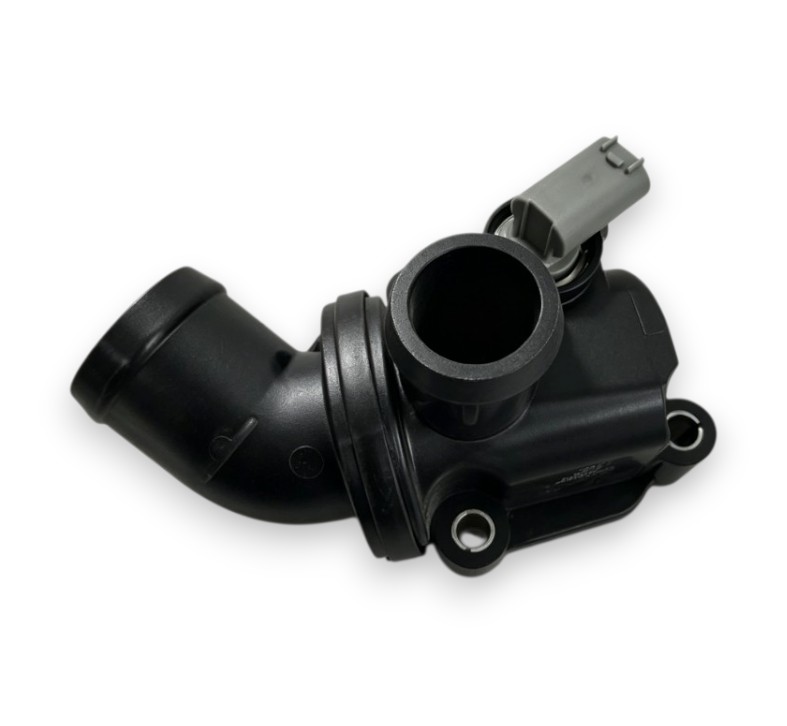 Mercedes Benz Engine Coolant Thermostat Housing for A-Class W169 B-Class W245 A150 A170 A180 B170 B180 B200 M266 (OE: 2662030675 / A2662030675 / 2662030475 / 2662030275)