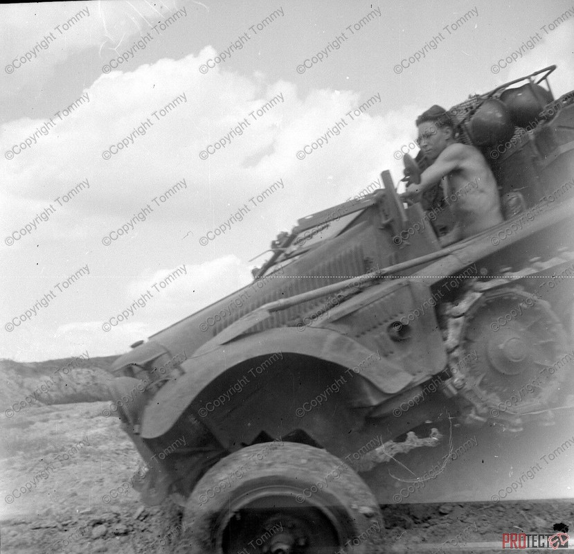 Demag Halbkette im gelände Soldaten 2