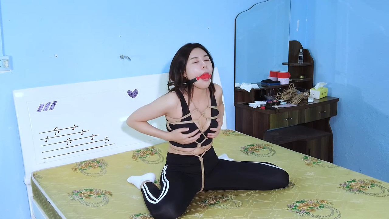 樱束原创 被哥哥发现的秘密.mp4_20220903_122245.203