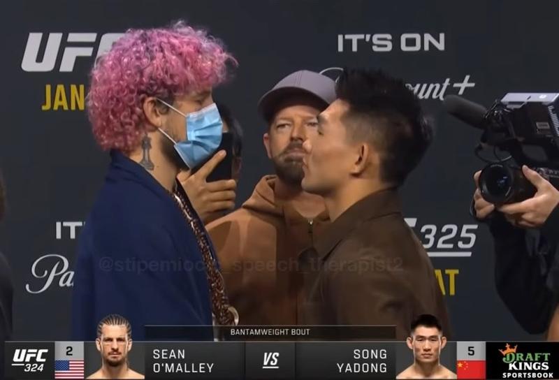 Шон О'Мали се извини за носенето на маска при срещата с Ядонг