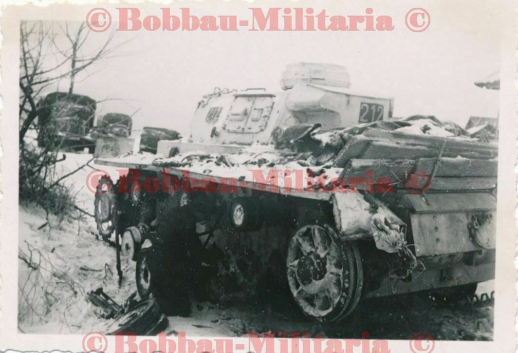 Foto Panzerkampfwagen III Fron Russland Turmnummer 212 weiße Winter-Tarnung