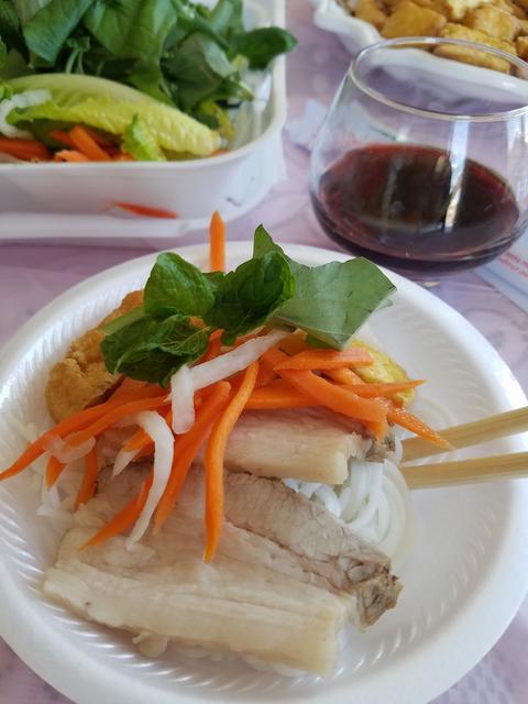 [Image: 07-Serving.jpg]