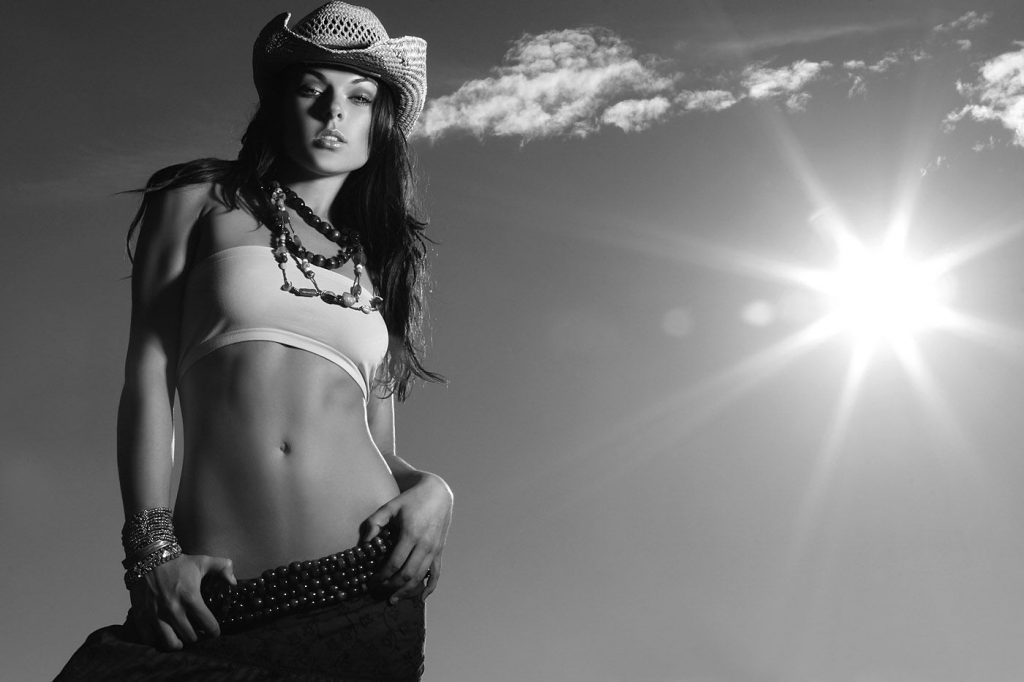 Serinda-Swan-Sexy-Nude-Upskirt-Stars-com-1-1024x682-11