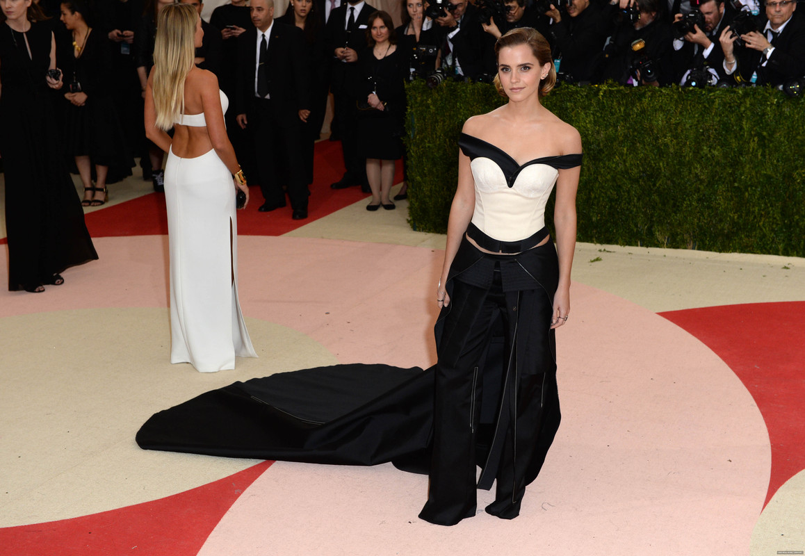 emmawatson-updates.com (248)