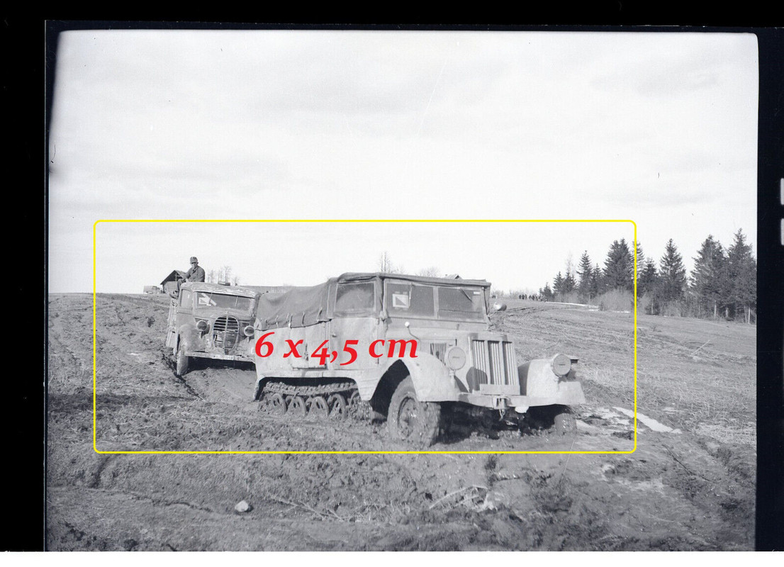 Foto Negative SdKfz 7 LKW wird Abgeschleppt Inf. HKL Raum Ostrow Russland 1944 (1)