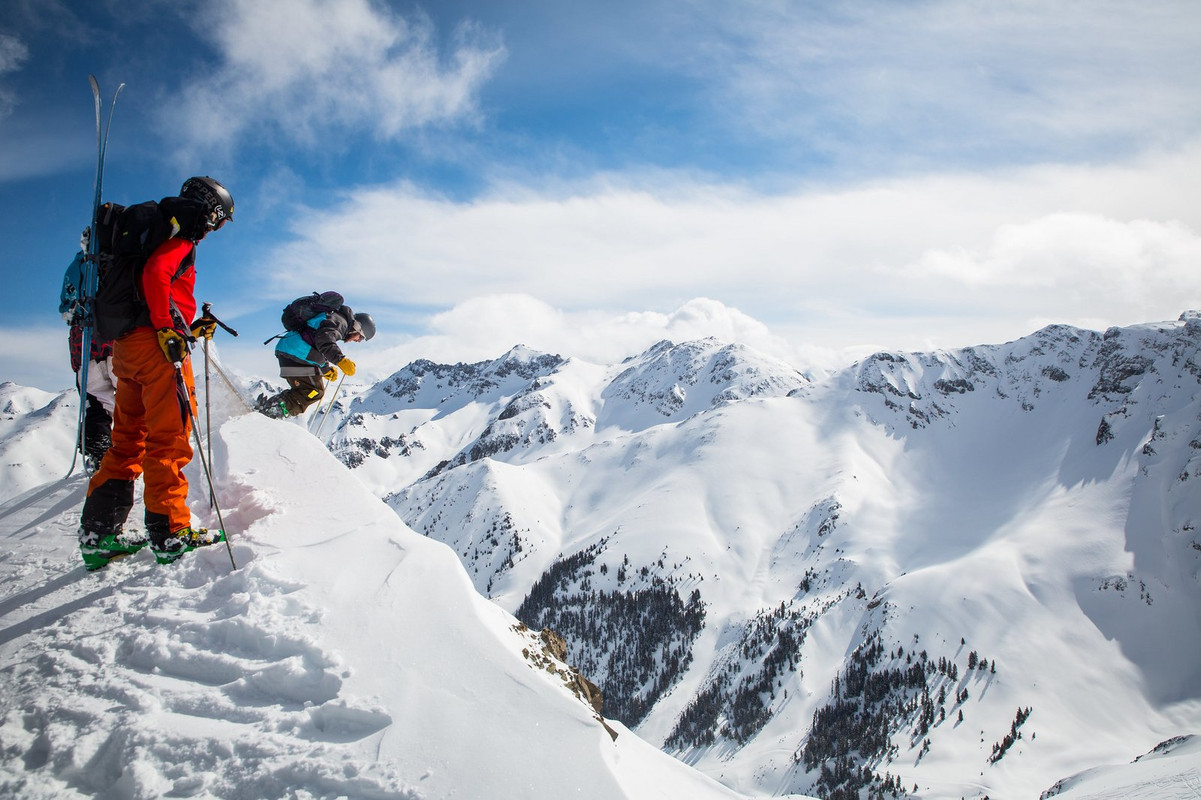 people-skiers.jpg