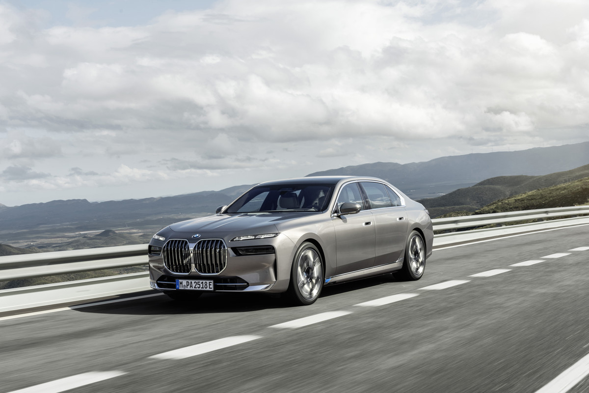 P90458207_highRes_the-new-bmw-i7-xdriv