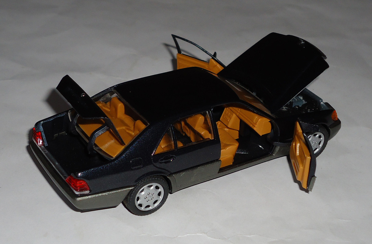 Mercedes-Benz-600SEL2