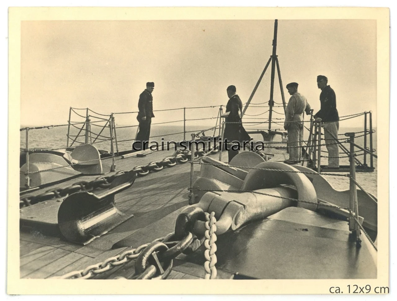 Orig Foto schwere Kreuzer Prinz Eugen Schiff ca 1940 I O Offizier auf Back