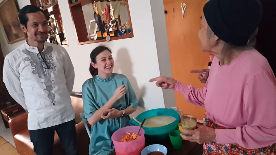 Tradisi menjual rujak dan dawet