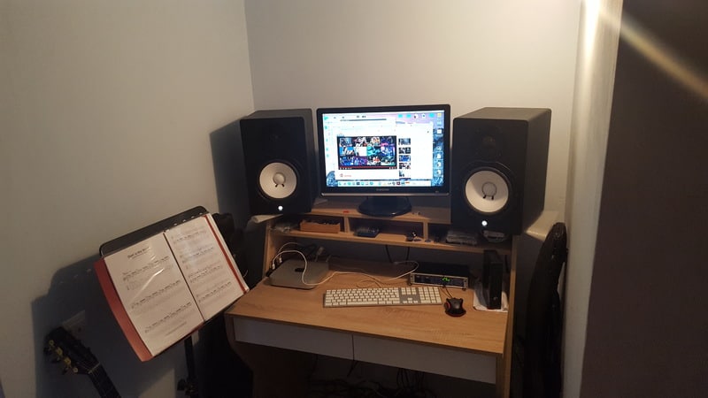 1475310379501-1427174057